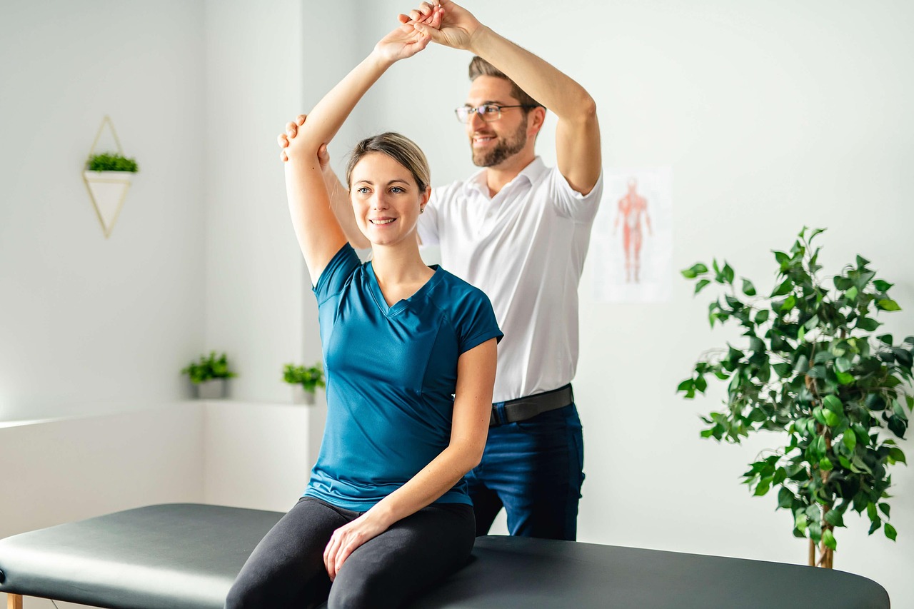 When to Book a Chiropractic Visit: 7 Warning Signs